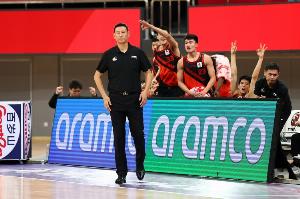 李楠重返教练岗位,担任北京男篮主教练,率队征战CBA力争冠军