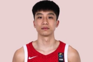 石洺豪进攻出色,张淳智独占得分上双荣耀