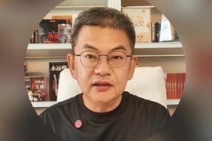 苏群表示：雄鹿对字母哥有恩，而字母哥对雄鹿也无怨无悔，回报尽心