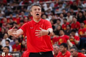 马健强调:中国男篮需加强防守与战术调整,争取赢得比赛