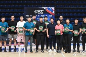黄思静分享照片,与刘炜、张庆鹏、顾全等教练赴塞尔维亚深造