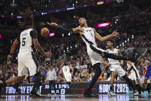 本赛季季后赛马刺队22岁及以下球员总得分达1325分，创NBA新纪录